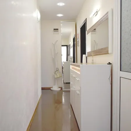 With 2 Bedrooms And Parking Near The アパート ブルガス