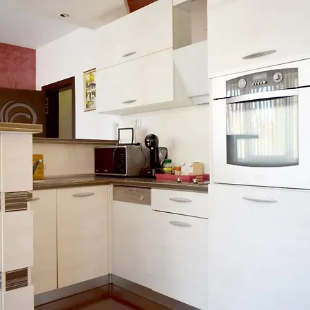 With 2 Bedrooms And Parking Near The * ブルガス