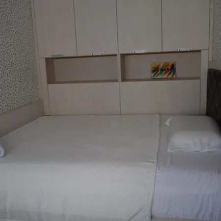アパート With 2 Bedrooms And Parking Near The ブルガス