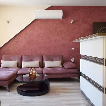 With 2 Bedrooms And Parking Near The Burgas
