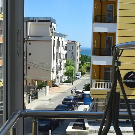 With 2 Bedrooms And Parking Near The *