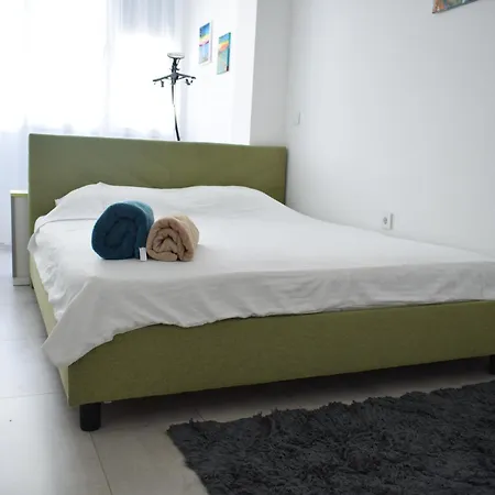 With 2 Bedrooms And Parking Near The Apartment